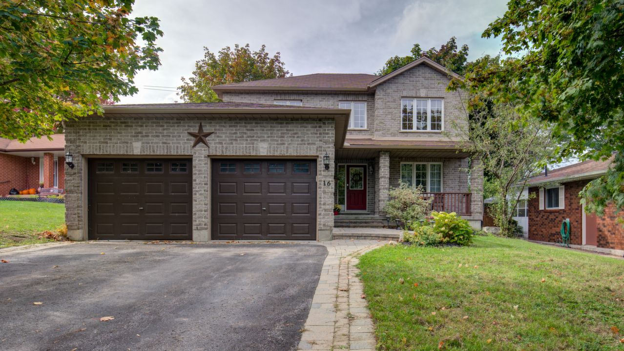 16 Mayfair Drive, Barrie, ON, L4N 6Y7 Scene 1