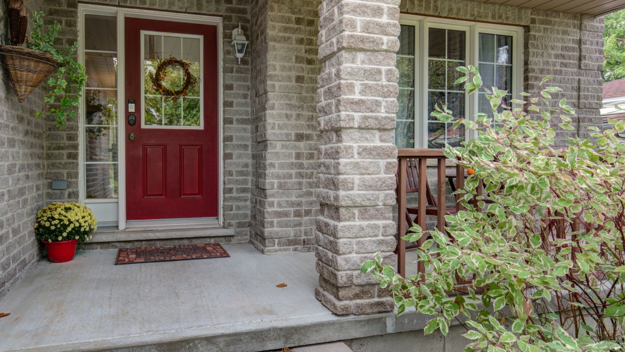 16 Mayfair Drive, Barrie, ON, L4N 6Y7 Scene 4