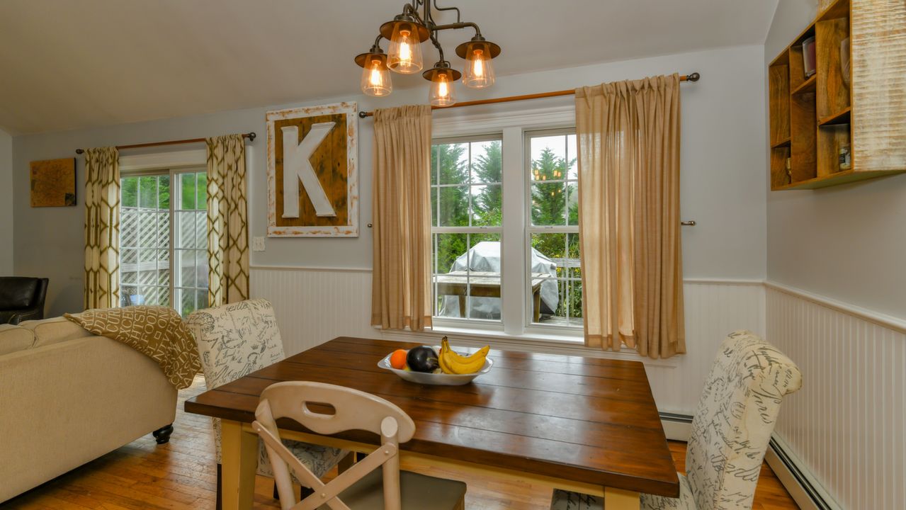 Comfortable Dining Area