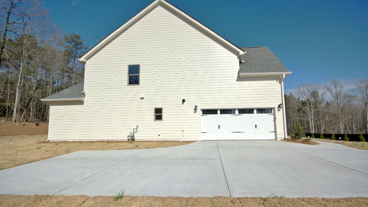Garage/Side View