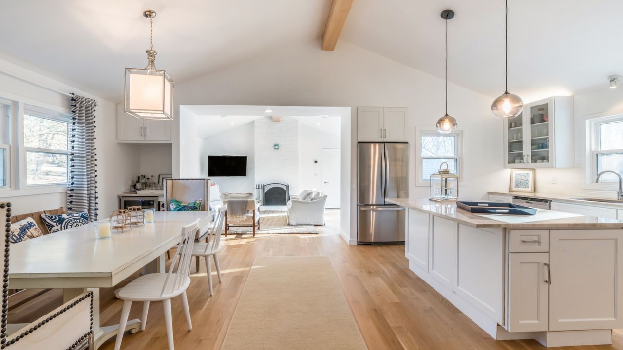 Kitchen Dining Area