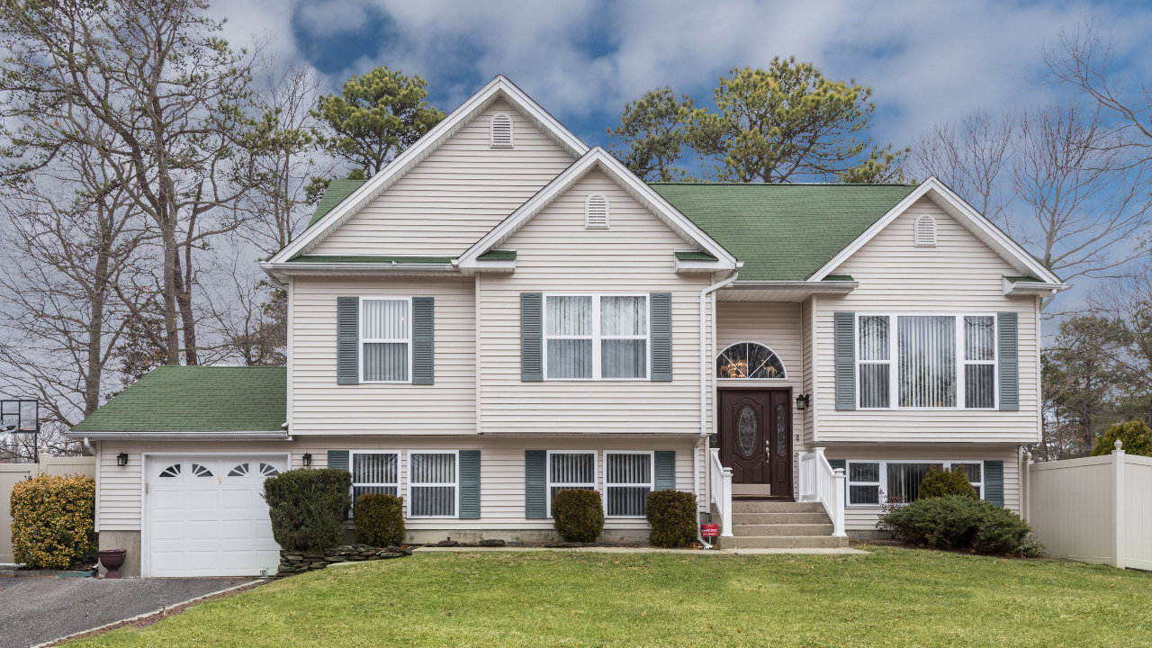 1 Nicole Lane, Coram, NY, 11727 Scene 1