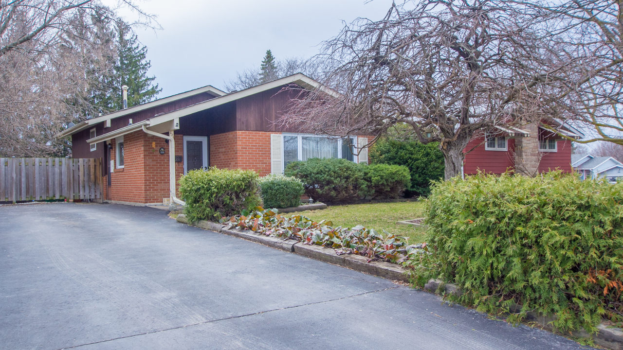 228 Parkway Dr W, Milton, ON, L9T 1A6 Scene 1