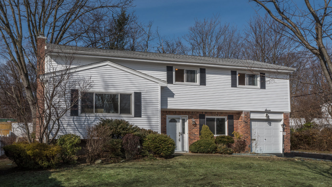 7 Fern Dr W, Jericho, NY, 11753 Scene 1