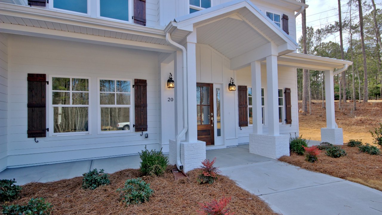Welcome To 20 Woodchase Dr.