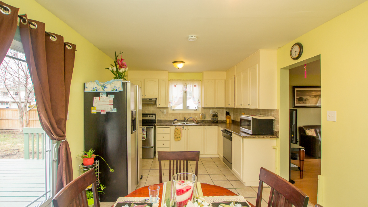 74 Glenforest Road, Brampton, ON, L6S 1M2 Scene 3