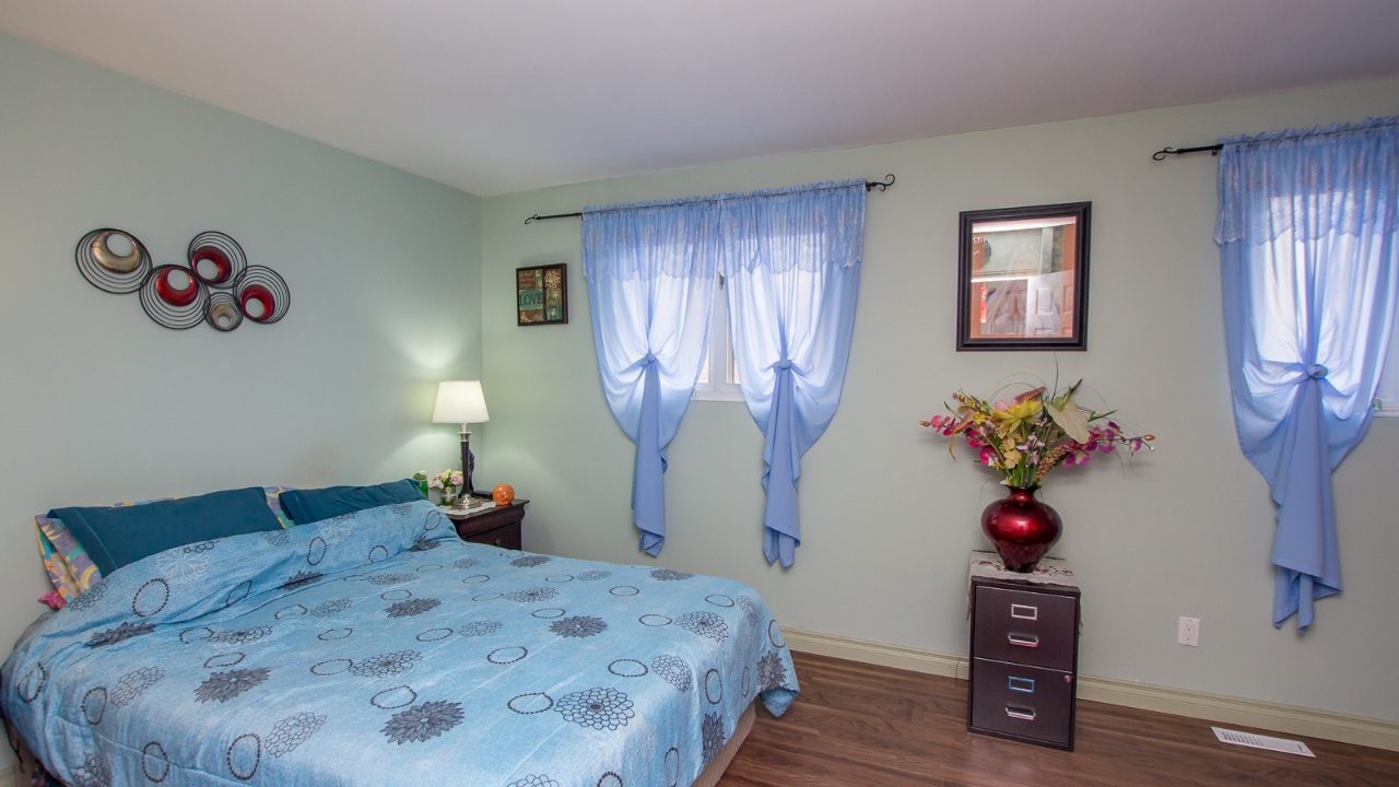 74 Glenforest Road, Brampton, ON, L6S 1M2 Scene 4