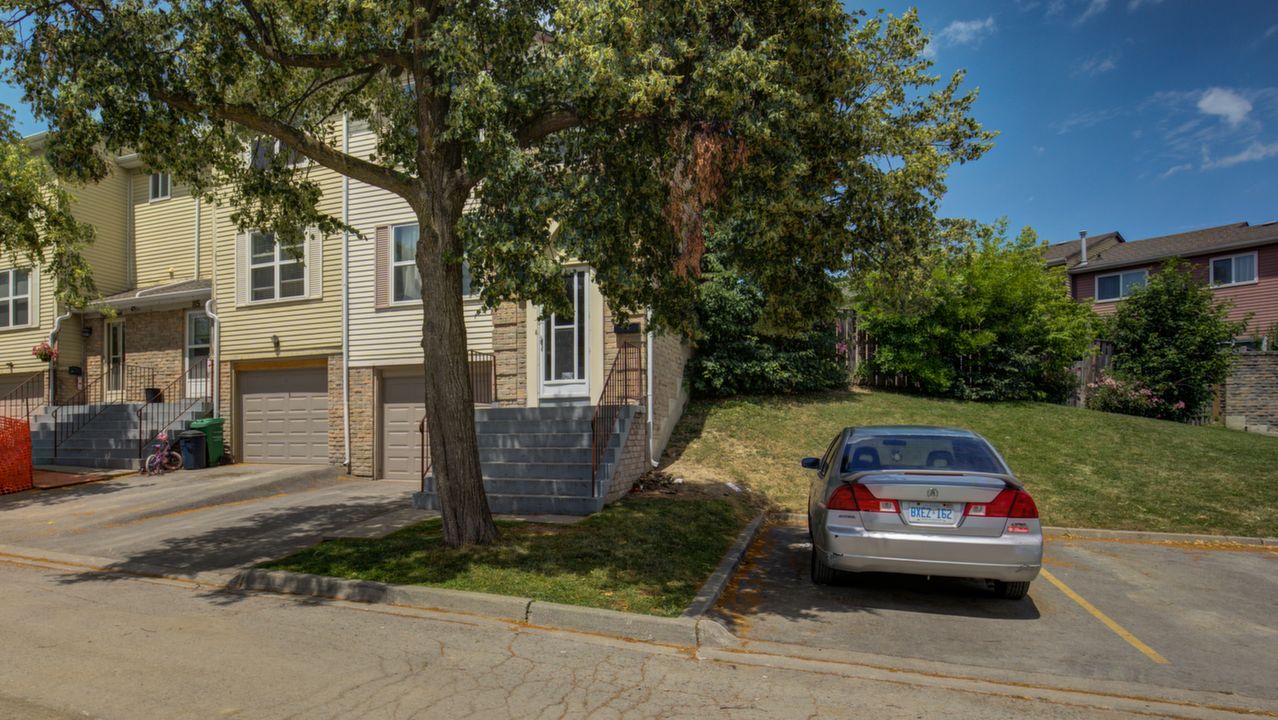 86 Morley Crescent, Brampton, ON, L6S 3K8 Scene 2