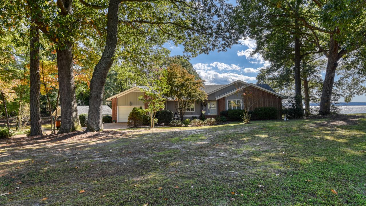 7066 Mumford Cove, Hayes, VA, 23072 Scene 1
