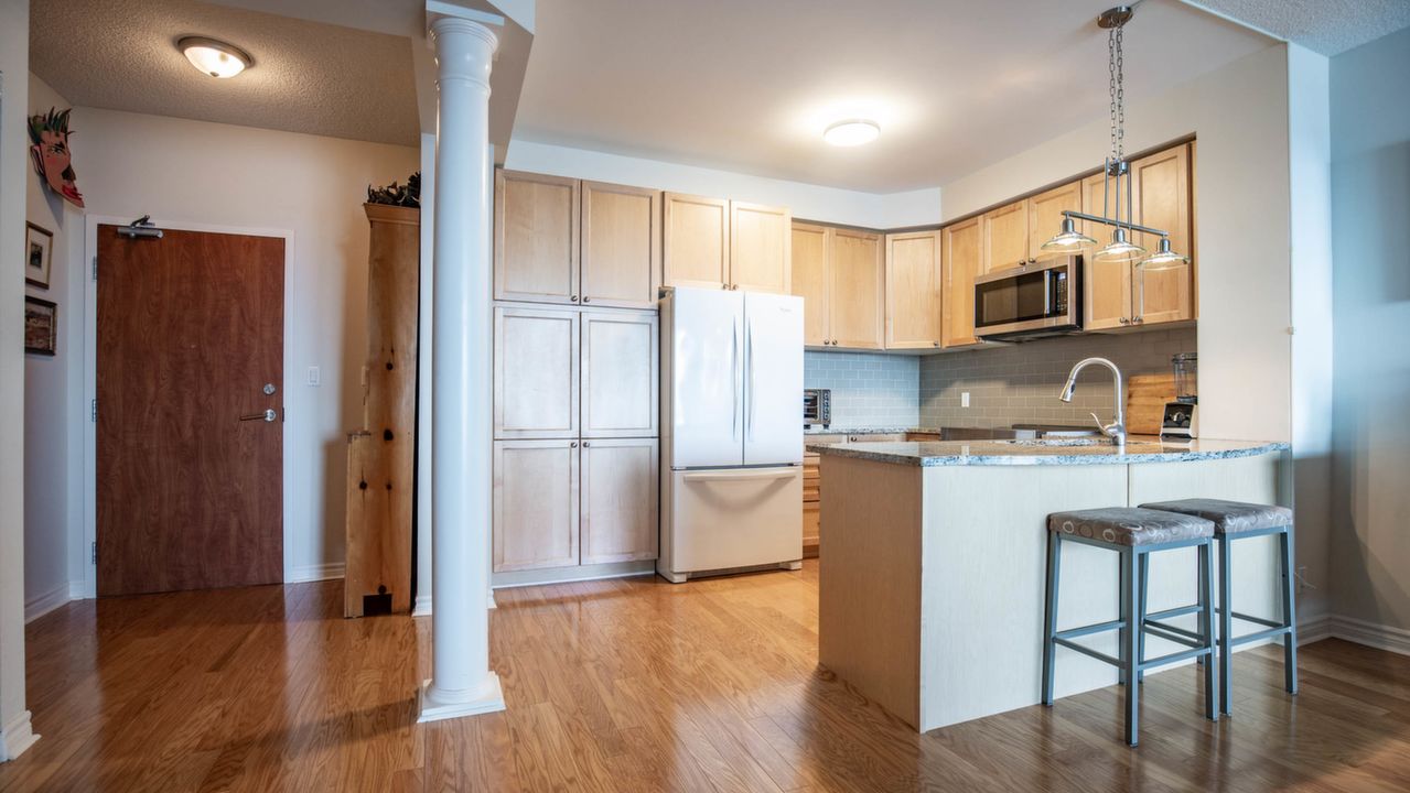 699 Aberdeen Blvd #604, Midland, ON, L4R 5L9 Scene 4