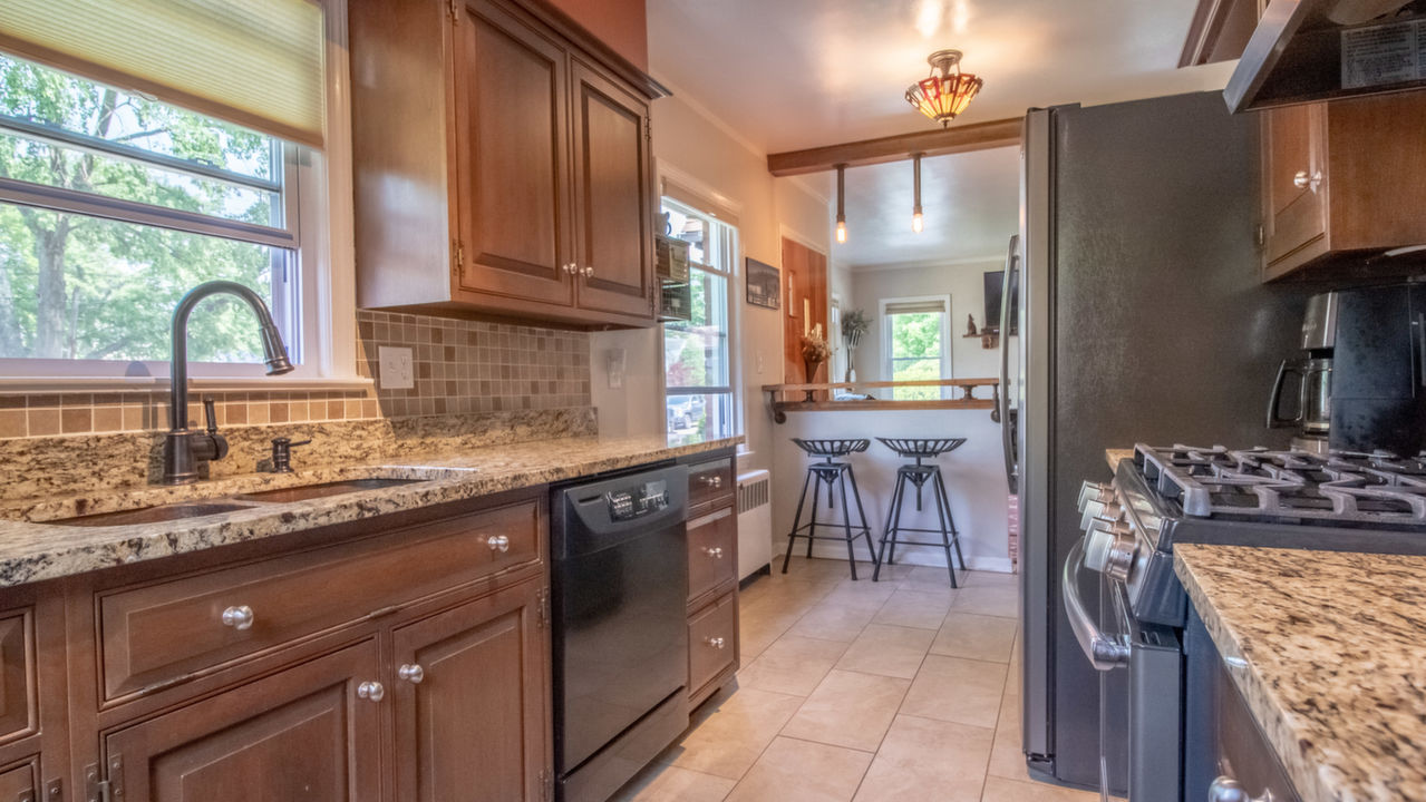 1046 Stoll Court, Kingston, NY, 12401 Scene 3