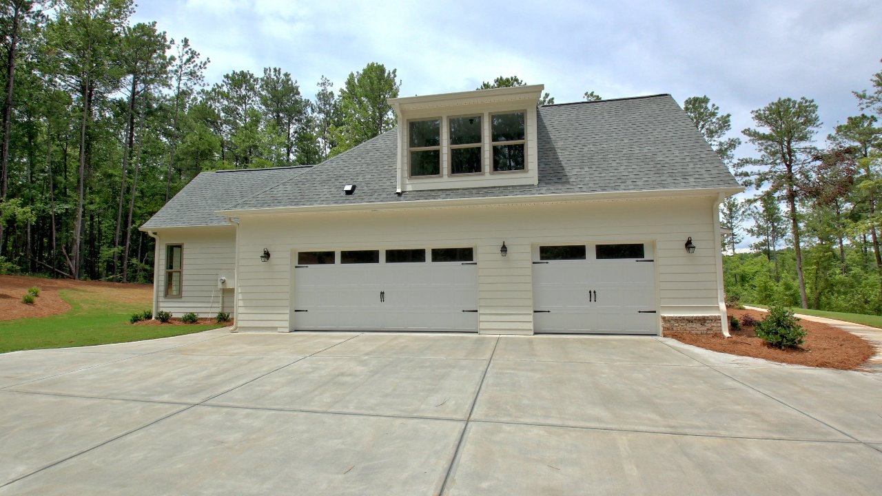 3-Car Garage/Side View