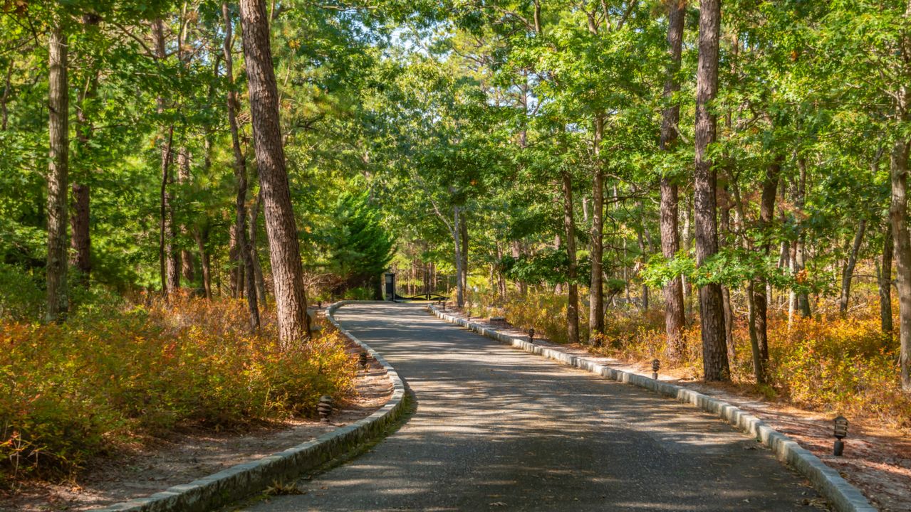 27 S Hildreth Rd, Hampton Bays, NY, 11946 Scene 2