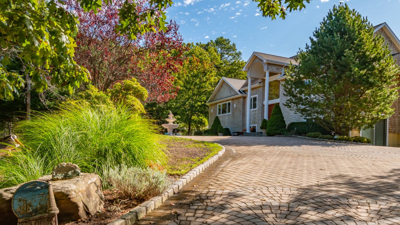 27 S Hildreth Rd, Hampton Bays, NY, 11946 Scene 3