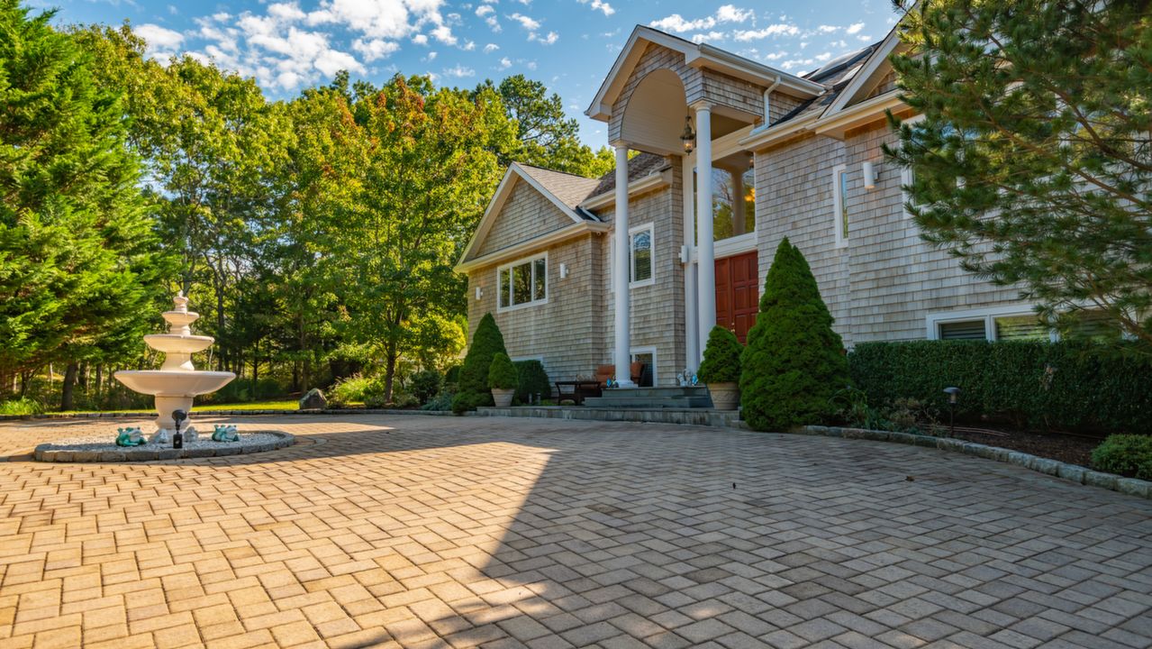 27 S Hildreth Rd, Hampton Bays, NY, 11946 Scene 4