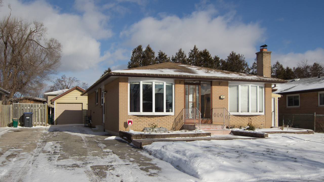 56 Sutherland Avenue, Brampton, ON, L6V 2H7 Scene 1