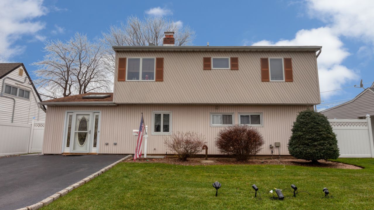 22 DAFFODIL LANE-0001_1