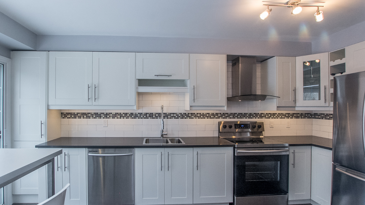 5 Heathcliffe Square, Brampton, ON, L6S 5P9 Scene 4